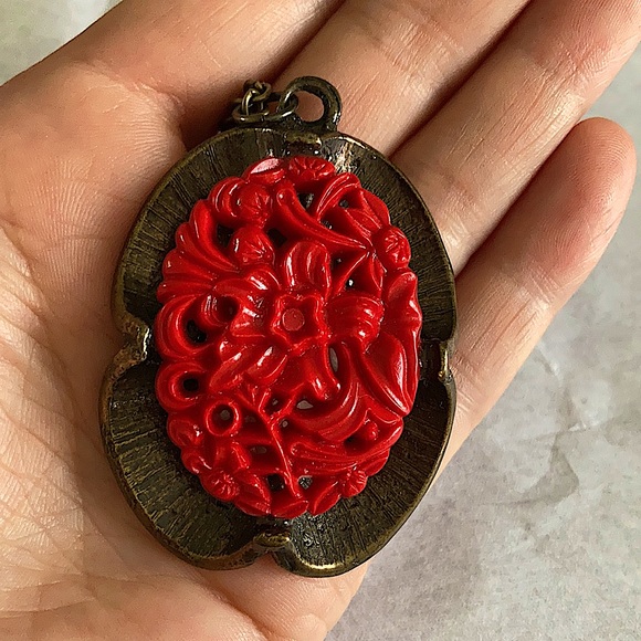 Ornate ART DECO style pendant Made in Australia - Picture 5 of 5